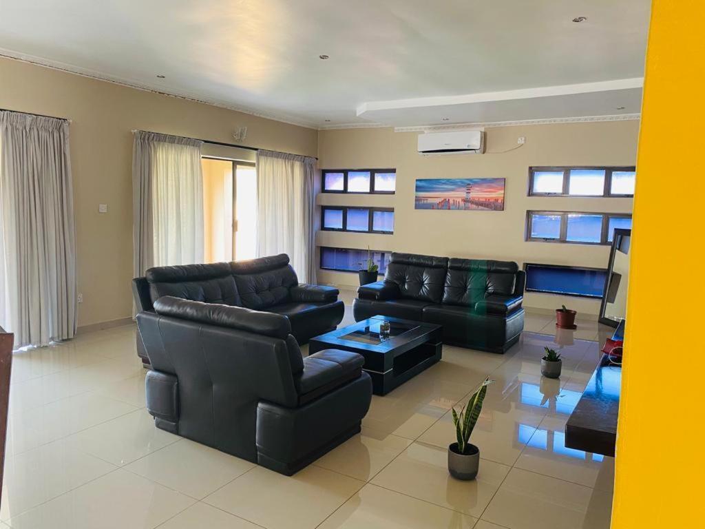 Styled Bed And Breakfast Palapye Kültér fotó